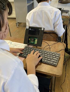 学校の授業では学べないことを学べています!