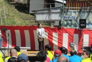 祝辞を述べる松村市長