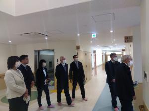 子ども・子育て支援複合施設(AGECOCO)内、視察の様子