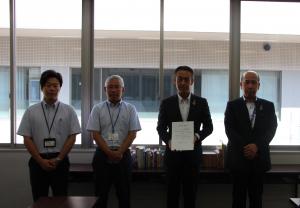 令和6年9月12日児童書寄贈式にて