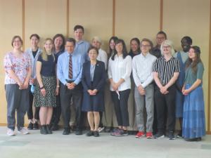 トンプソン・リバーズ大学生との集合写真