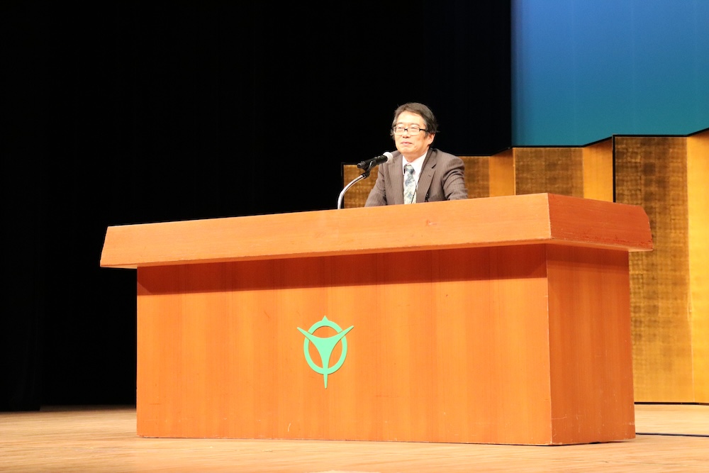 皆川さんをよく知る元編集者ならではの講演会の写真