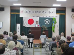 祝辞を述べる市長