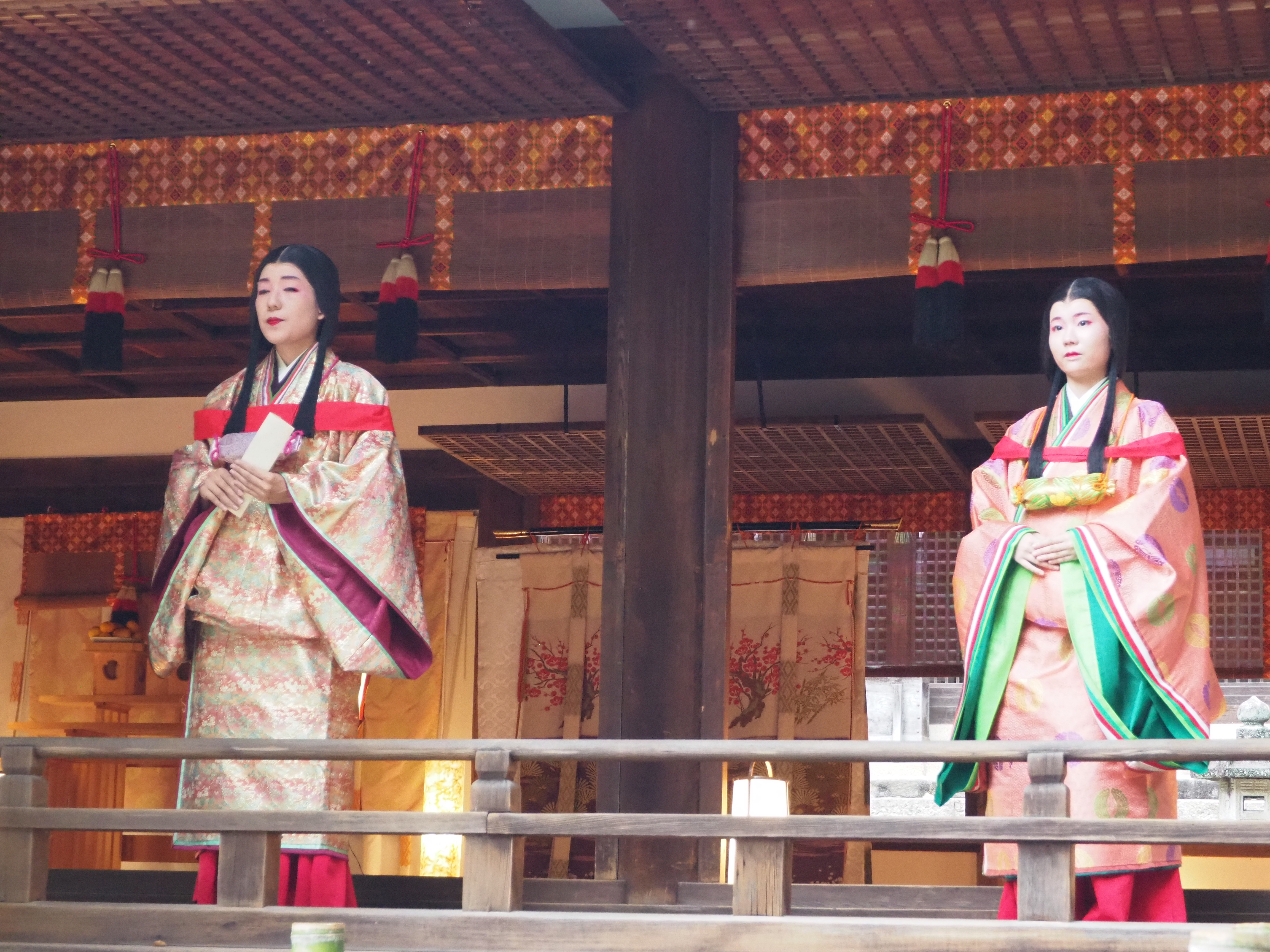 出立の儀の侍女たち