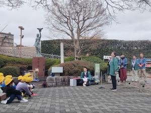 挨拶を述べる松村市長