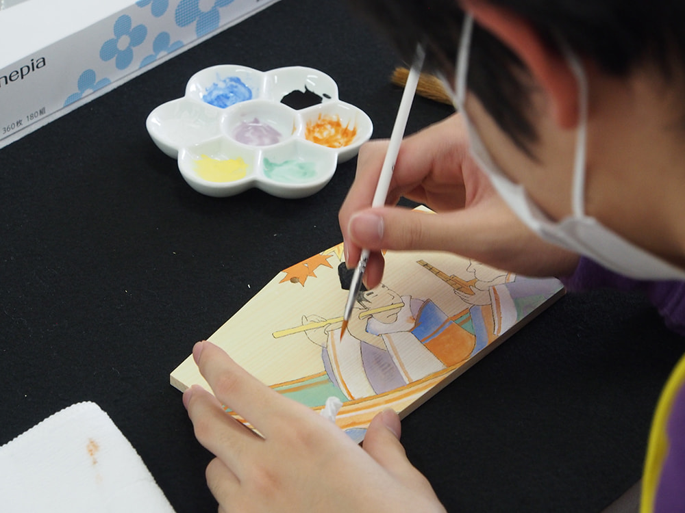 日本画ワークショップ作業中の手元