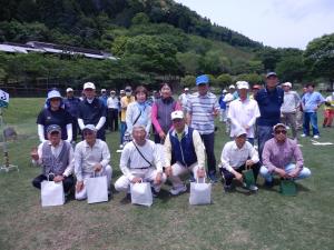 グラウンドゴルフ大会 団体入賞者記念写真