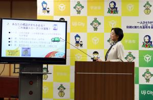 市長記者会見の様子