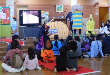 出張おはなし会の様子♪(総合野外活動センター)の画像