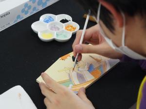 日本画ワークショップ作業中の手元