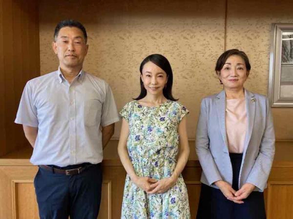 川井元教諭、千葉真子さん、松村市長